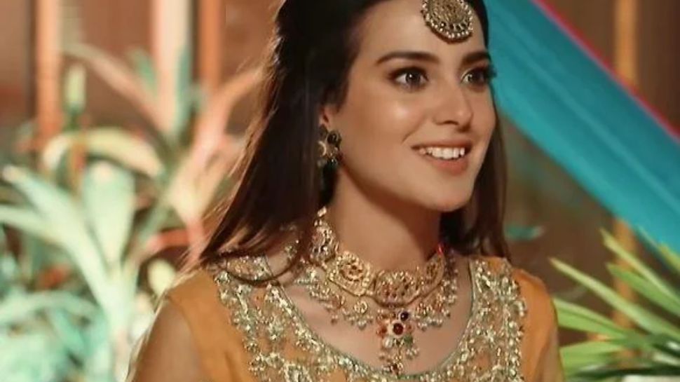 Iqra Aziz
