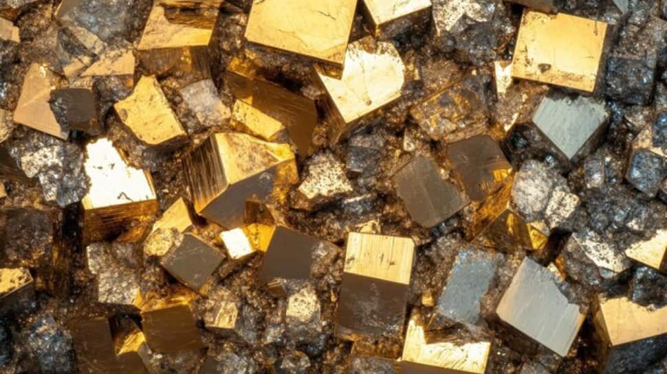 Pyrite Or Fool’s Gold: Benefits And Hidden Dangers Of This Shiny Stone You Must Know Before Buying