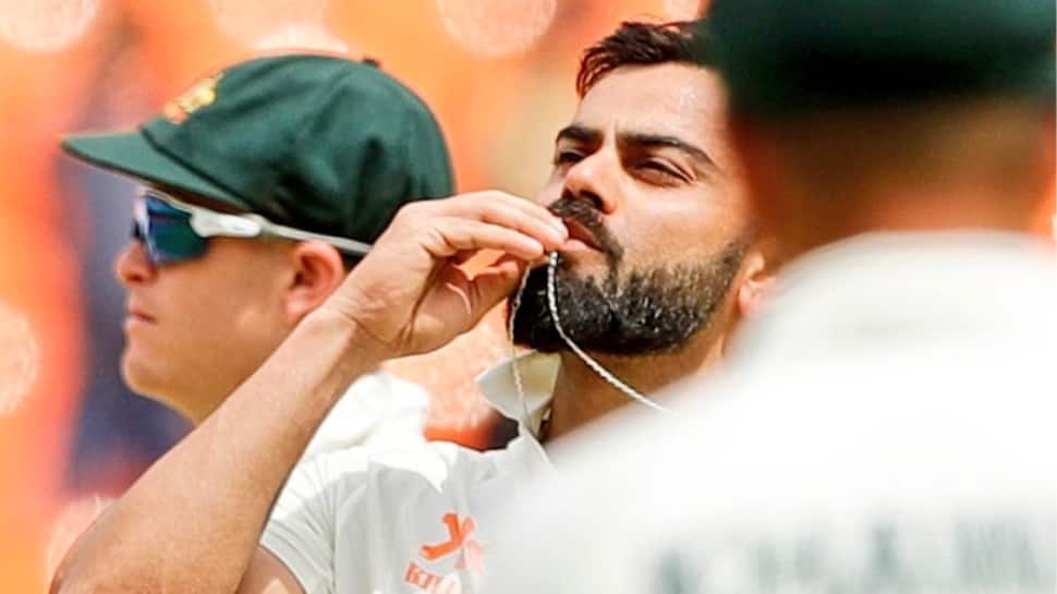 Iconic 'Locket' Gesture Iconic 'Locket' Gesture