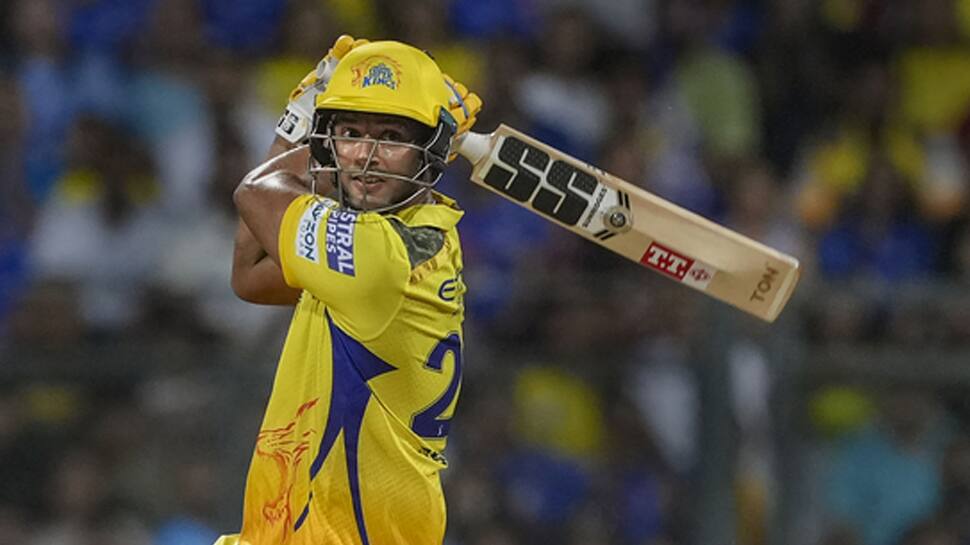 Shivam Dube (CSK) - 301 Runs