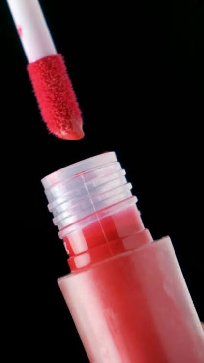 Gloss Goals: Shine, Hydrate, and Slay Gloss Goals: Shine, Hydrate, and Slay