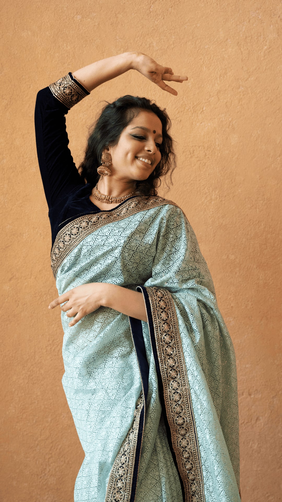 7 Elegant Sarees to Elevate Your Ethnic Style – From Silk to Chiffon
