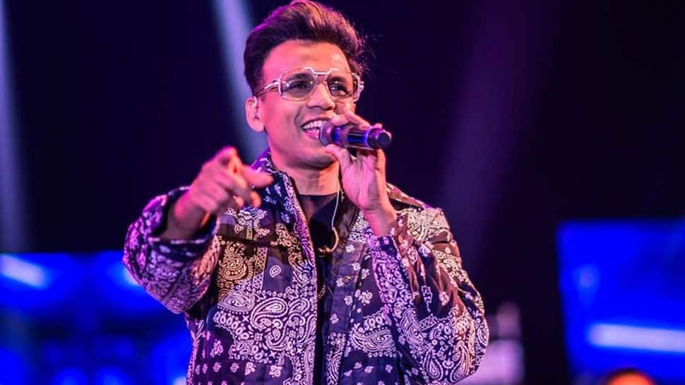 Indian Idol Season 1 Winner Abhijeet Sawant Reveals He Was On Tinder Even After Marriage, 'Biwi Ko Pata Nahi Tha...'