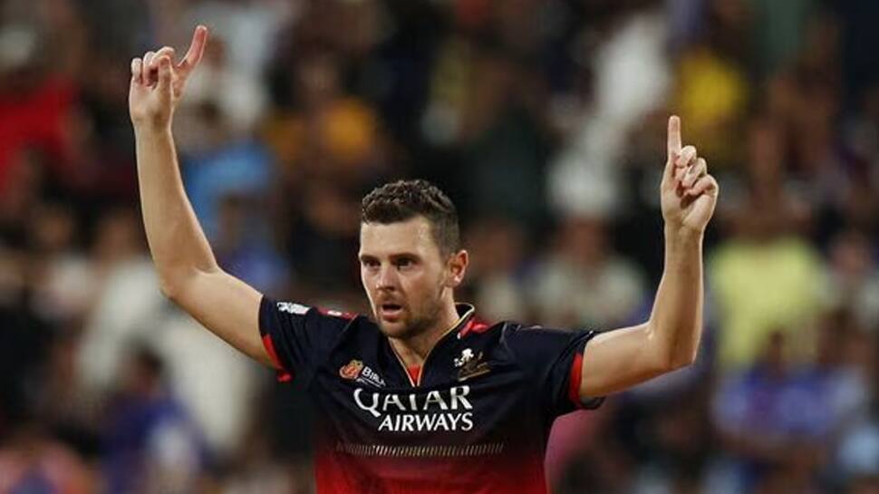 Josh Hazlewood (RCB) - 103 Dot Balls