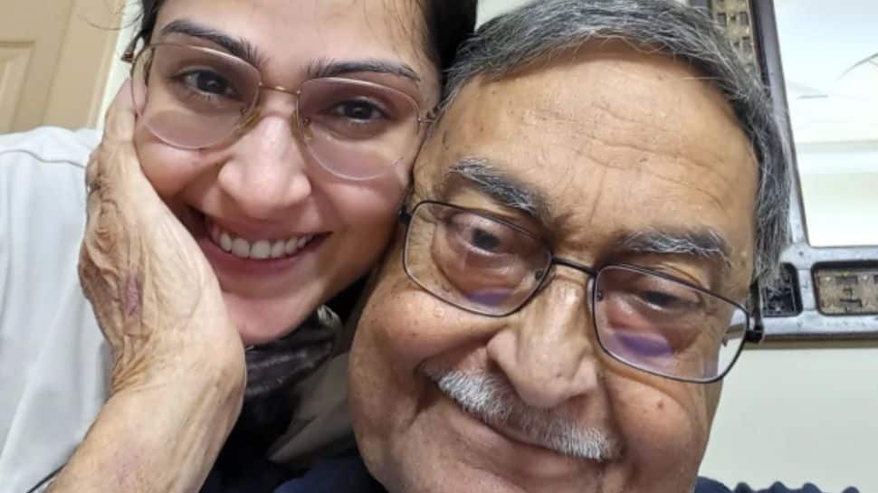 Shibani Bedi’s Father Passes Away; Bhumi Pednekar, Arjun Kapoor, Kushal Tandon Offer Condolences