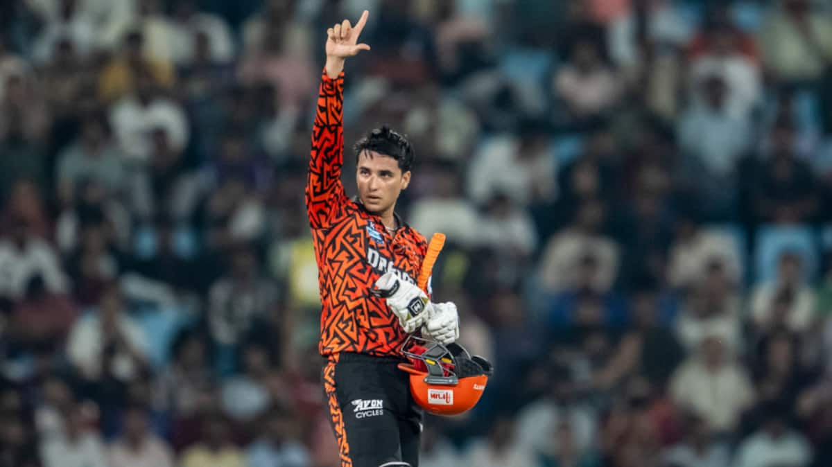 IPL 2025: Abhishek Sharma, Heinrich Klaasen Help Sunrisers Hyderabad Knock  Out Lucknow Super Giants-VYGR