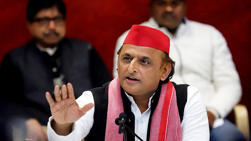 ‘Akhilesh Yadav Maafi Maango’ Posters In Lucknow Over Remarks Against UP Deputy CM ‘Akhilesh Yadav Maafi Maango’ Posters In Lucknow Over Remarks Against UP Deputy CM