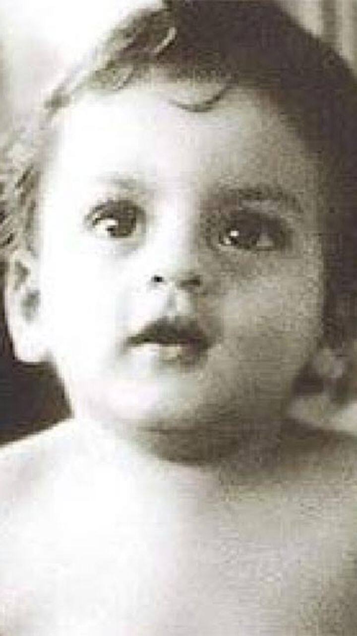 '6 Bollywood Actors And Their Childhood Pics'