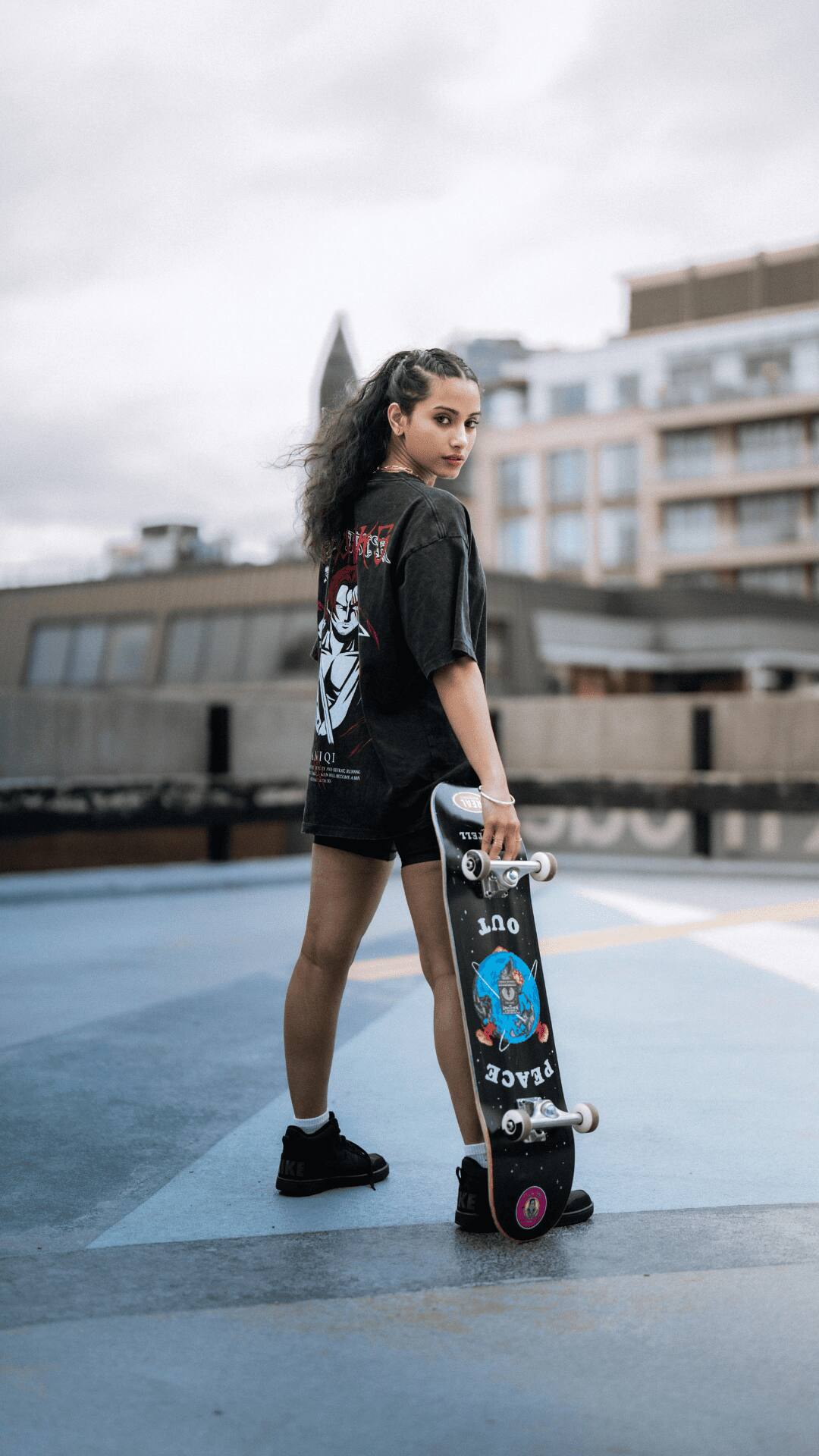 Chic & Comfy: Best Women’s T-Shirts to Rock This Season