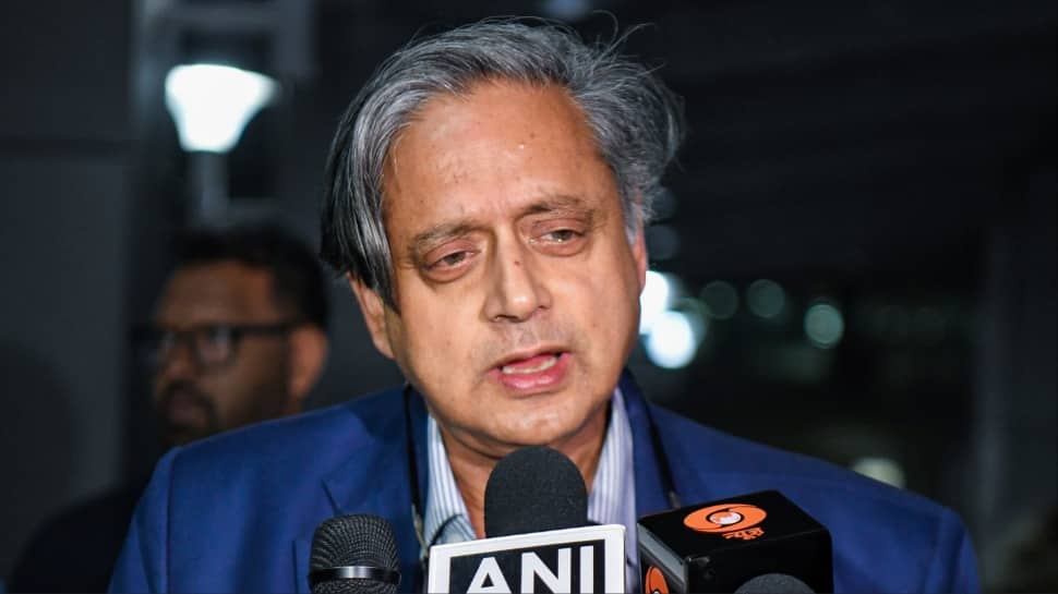지불 가격이있을 것입니다 : 테러에 대한 파키스탄에 대한 Shashi Tharoors의 Sever Shashi Tharoors