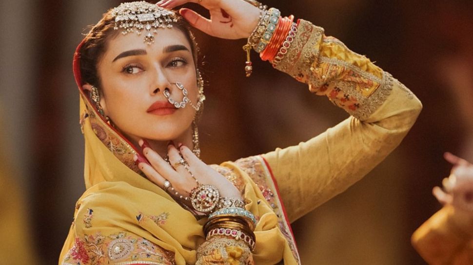 Granddaughter of Sir Akbar Hydari