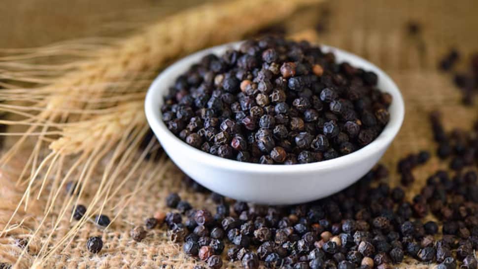 From Digestion To Immunity: 10 Incredible Health Benefits Of Eating Black Pepper Regularly