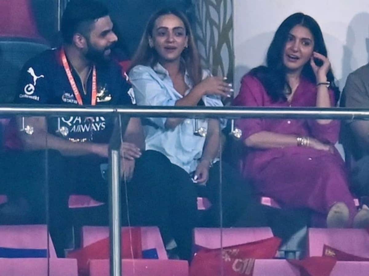 1. Malvika Nayak: The 'Mystery Woman' Beside Anushka Sharma