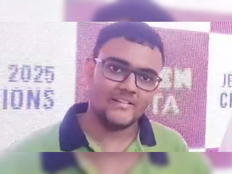 Meet Rajit Gupta, JEE Advanced 2025 Topper Who Secured AIR 1 With 332 ...