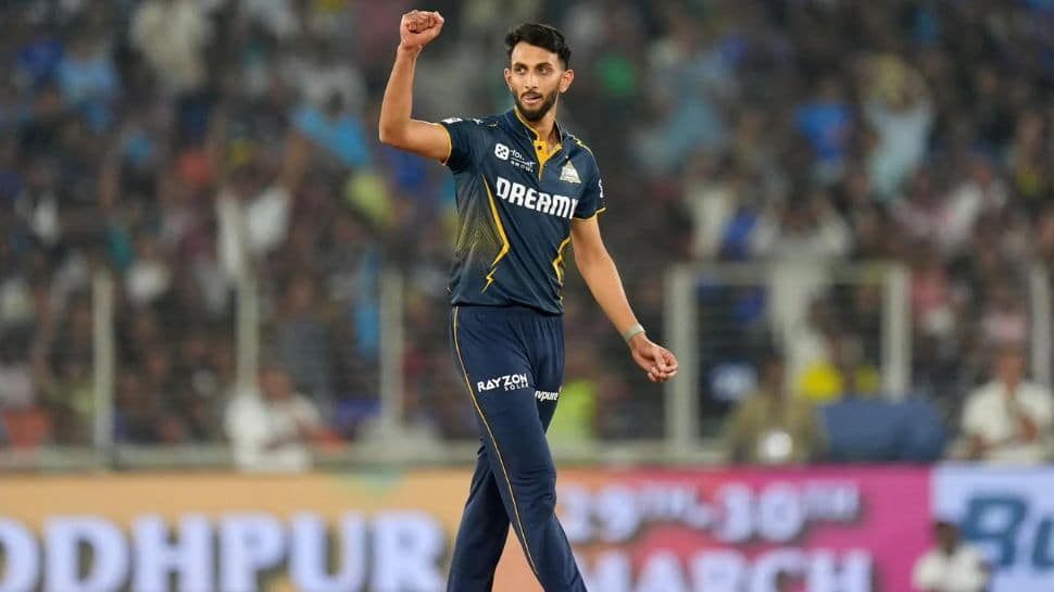 Purple Cap (Most Wickets) – Prasidh Krishna