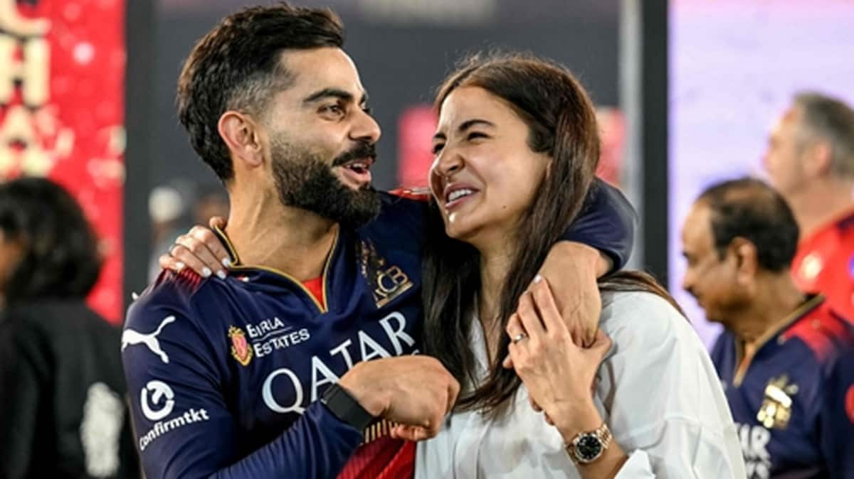 Anushka Sharma Jumps With Joy, Hugs Virat Kohli As RCB Wins First IPL Title  In 18 Years - WATCH