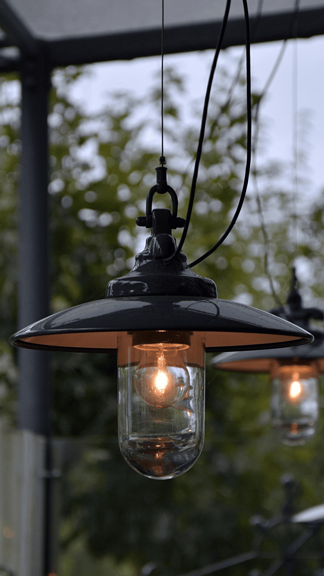 Stylish & Sustainable: Best Solar Wall and Garden Lights for 2025