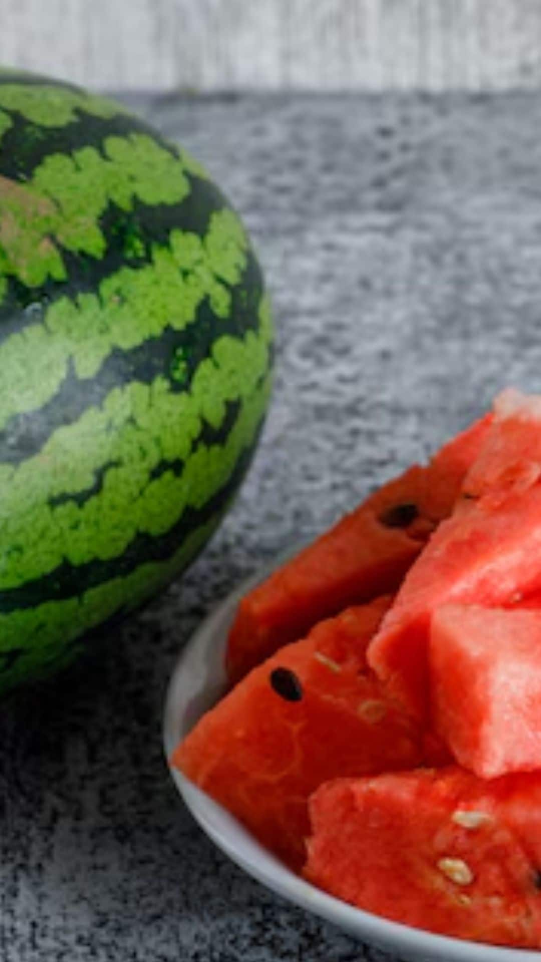 7 Easy Ways To Tell If Watermelon Is Sweet Without Cutting