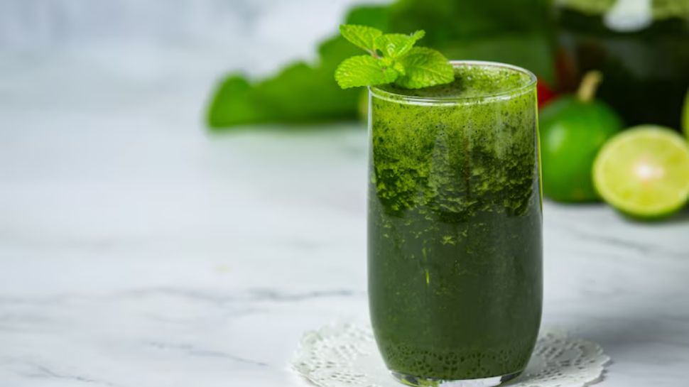 Kale and Apple Juice