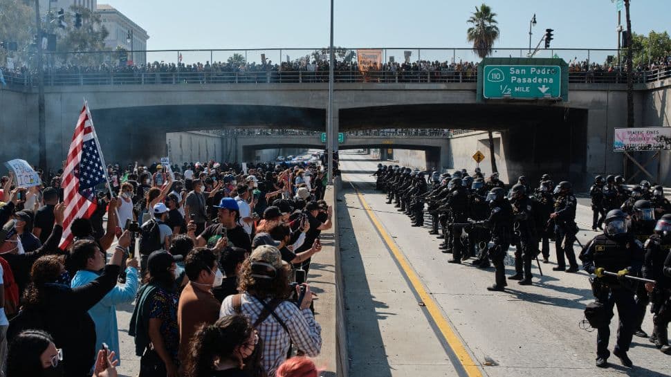 Troops Deployed, Teargas Fired – Is LA Under Trump’s Martial Law? California Guv To Sue US Prez Over Immigrant Raids