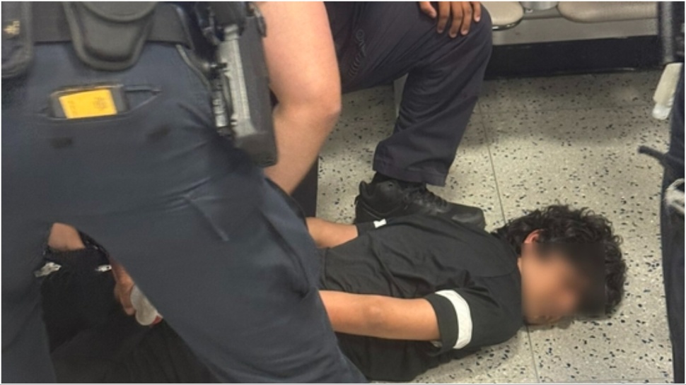Viral Video: Indian Student Handcuffed, Pinned At Newark Airport Cries, 'Main Pagal Nahi Hoon', Embassy Responds Viral Video: Indian Student Handcuffed, Pinned At Newark Airport Cries, 'Main Pagal Nahi Hoon', Embassy Responds