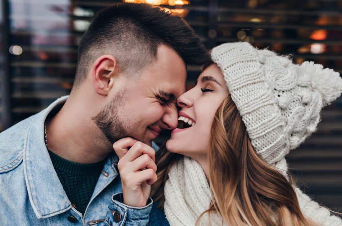 Emotional intimacy, signs of deep connection, healthy relationship habits,
