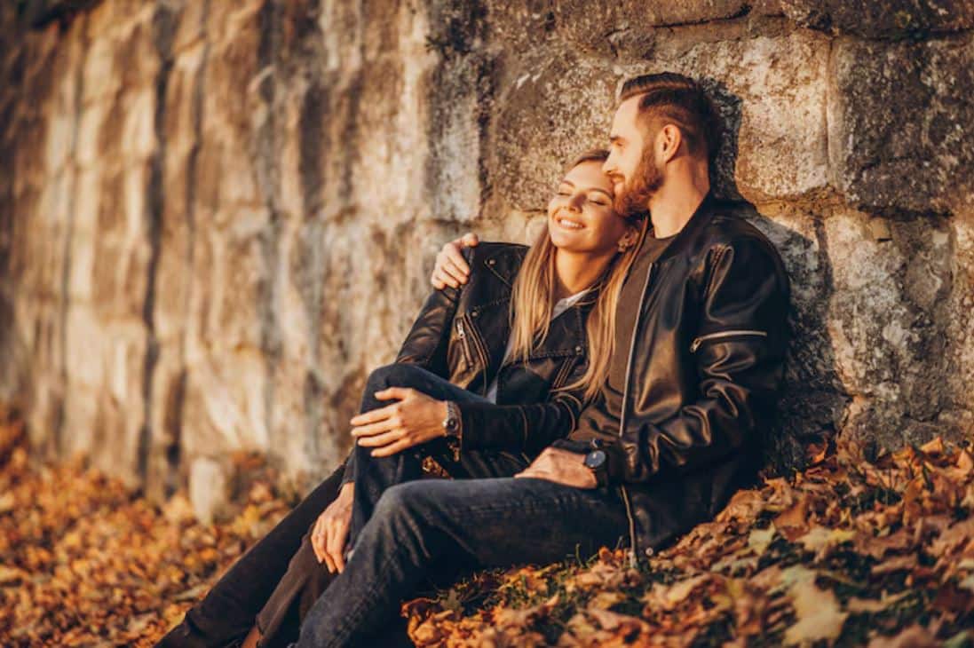 Emotional intimacy, signs of deep connection, healthy relationship habits,