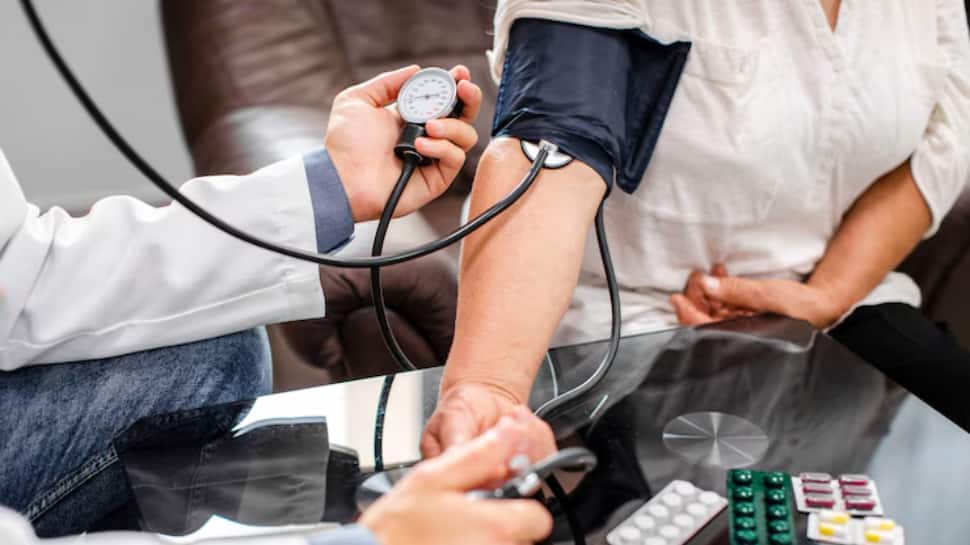 Is Your Blood Pressure Too High? 5 Symptoms That Could Be A Warning From Your Body