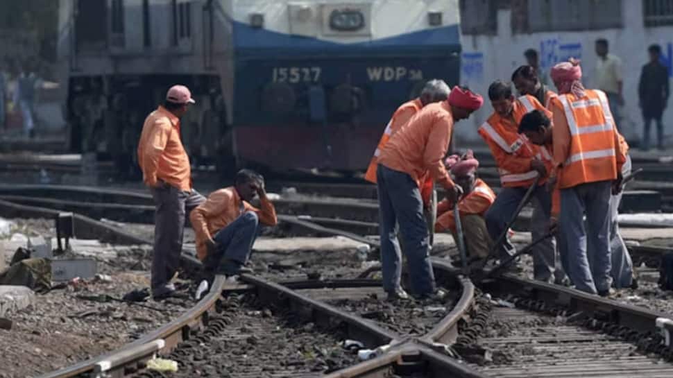 CCEA Green Flags Projects Worth Rs 6,405 Crore To Double Railway Lines CCEA Green Flags Projects Worth Rs 6,405 Crore To Double Railway Lines