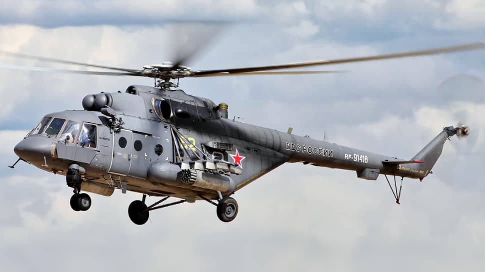 Air Force Apache Helicopter M17 Makes Emergency Landing In J&amp;K's Pathankot | VIDEO