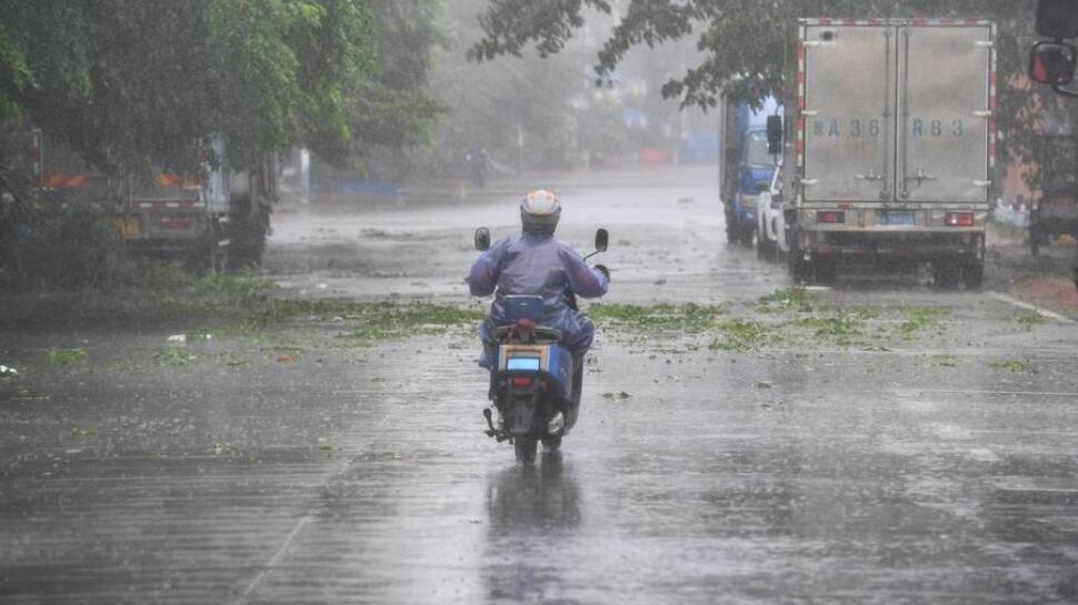 台風ウティップは、ベトナム中部で3人を去りますワールドニュース