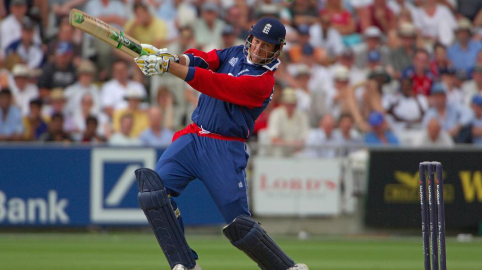 Marcus Trescothick - 104 vs ENG (2004 Champions Trophy Final)
