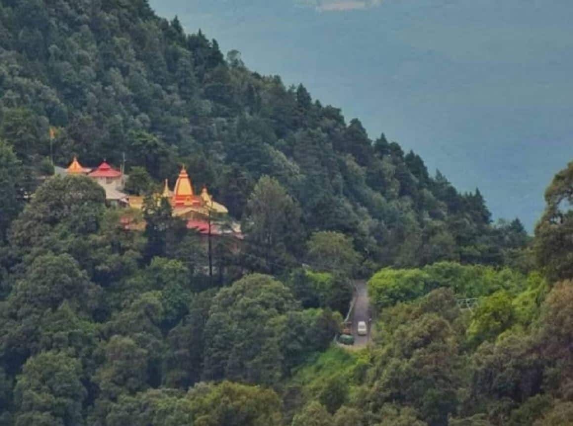 Mark Zuckerberg Neem Karoli Baba, Hanuman Garhi Neem Karoli Baba, Kakrighat Baba Ashram, Shitla Khet