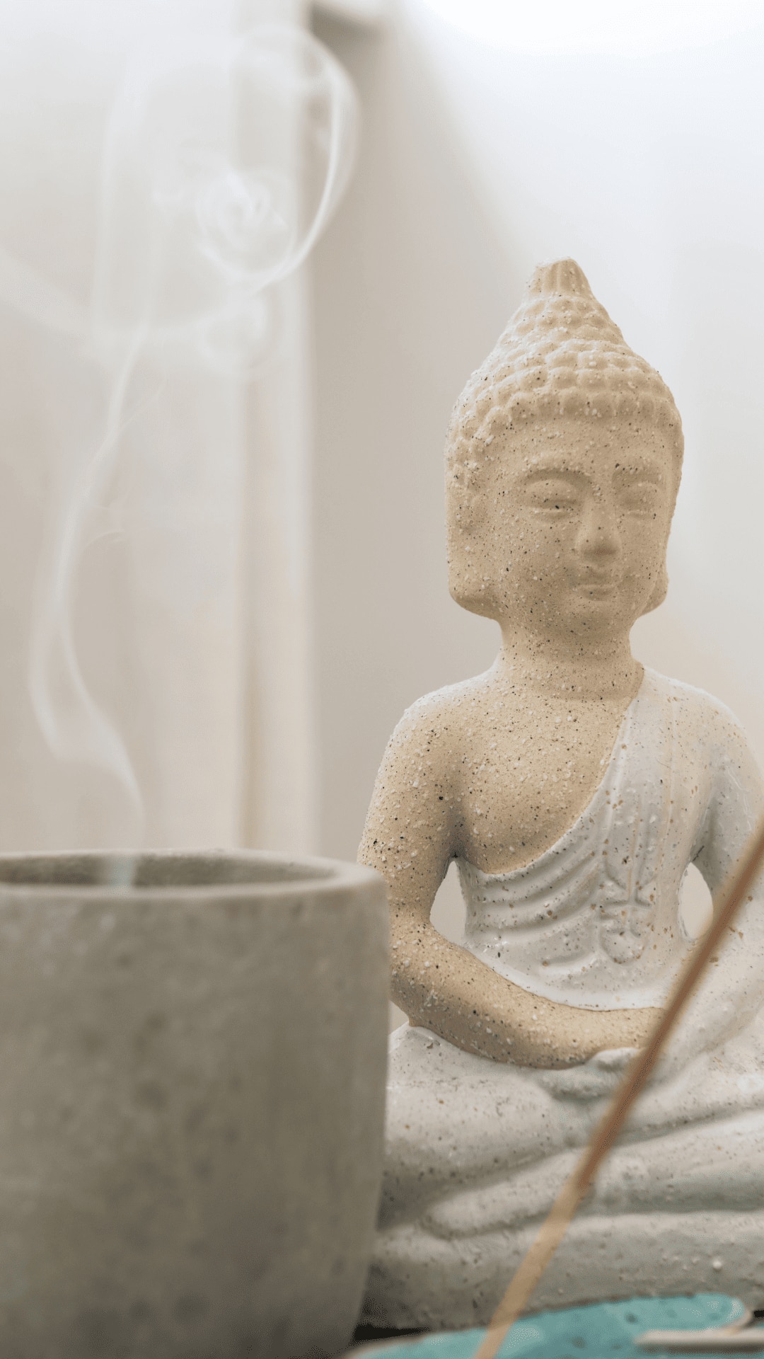 Artistic & Aesthetic: Must-Have Decorative Items for Modern Homes