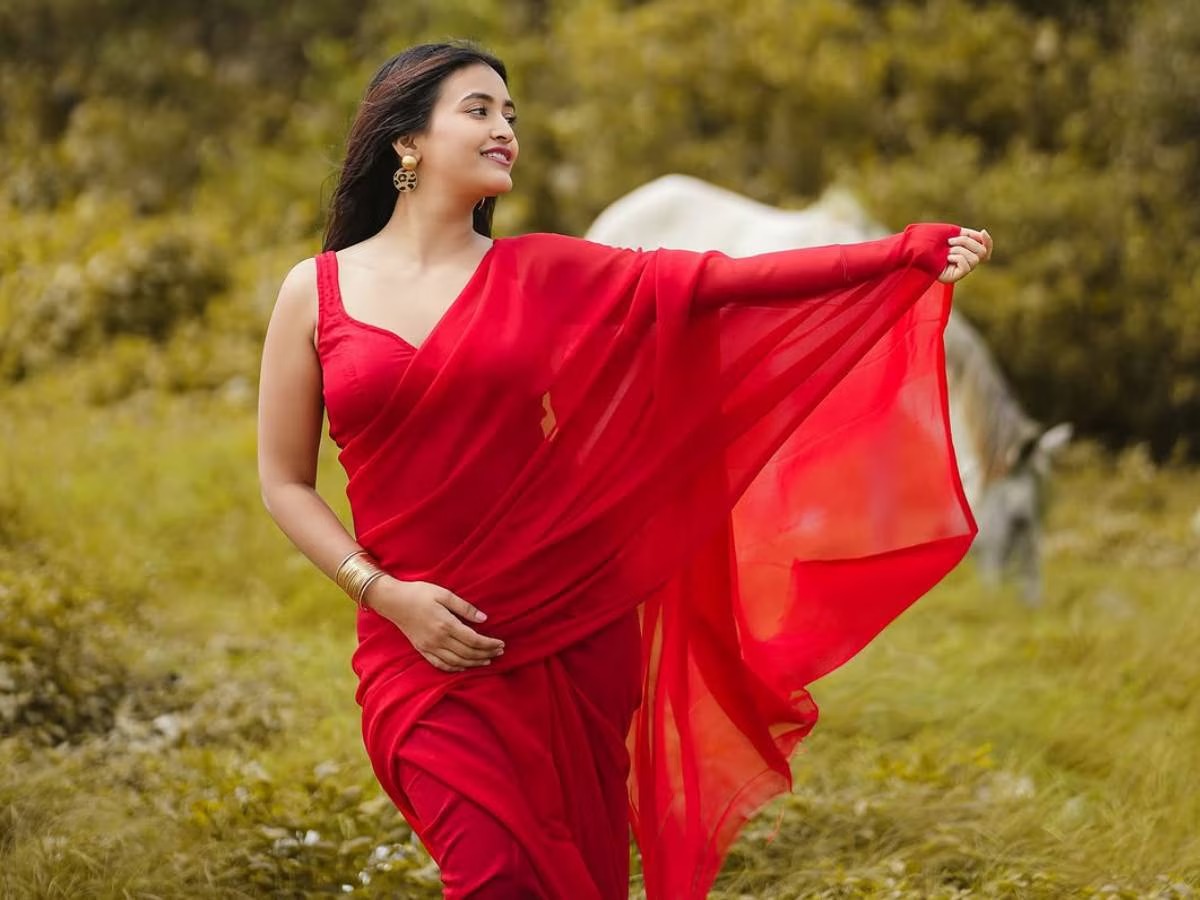 4. Shaw Shares Akriti's Birthday Post With Heart Emoji
