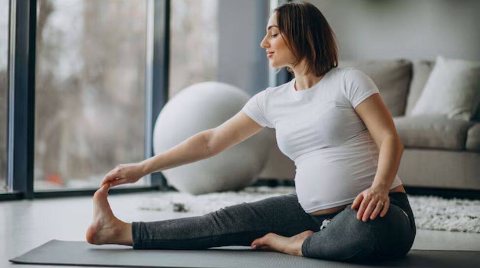 6 Powerful Benefits Of Prenatal Yoga For Expecting Mothers 6 Powerful Benefits Of Prenatal Yoga For Expecting Mothers