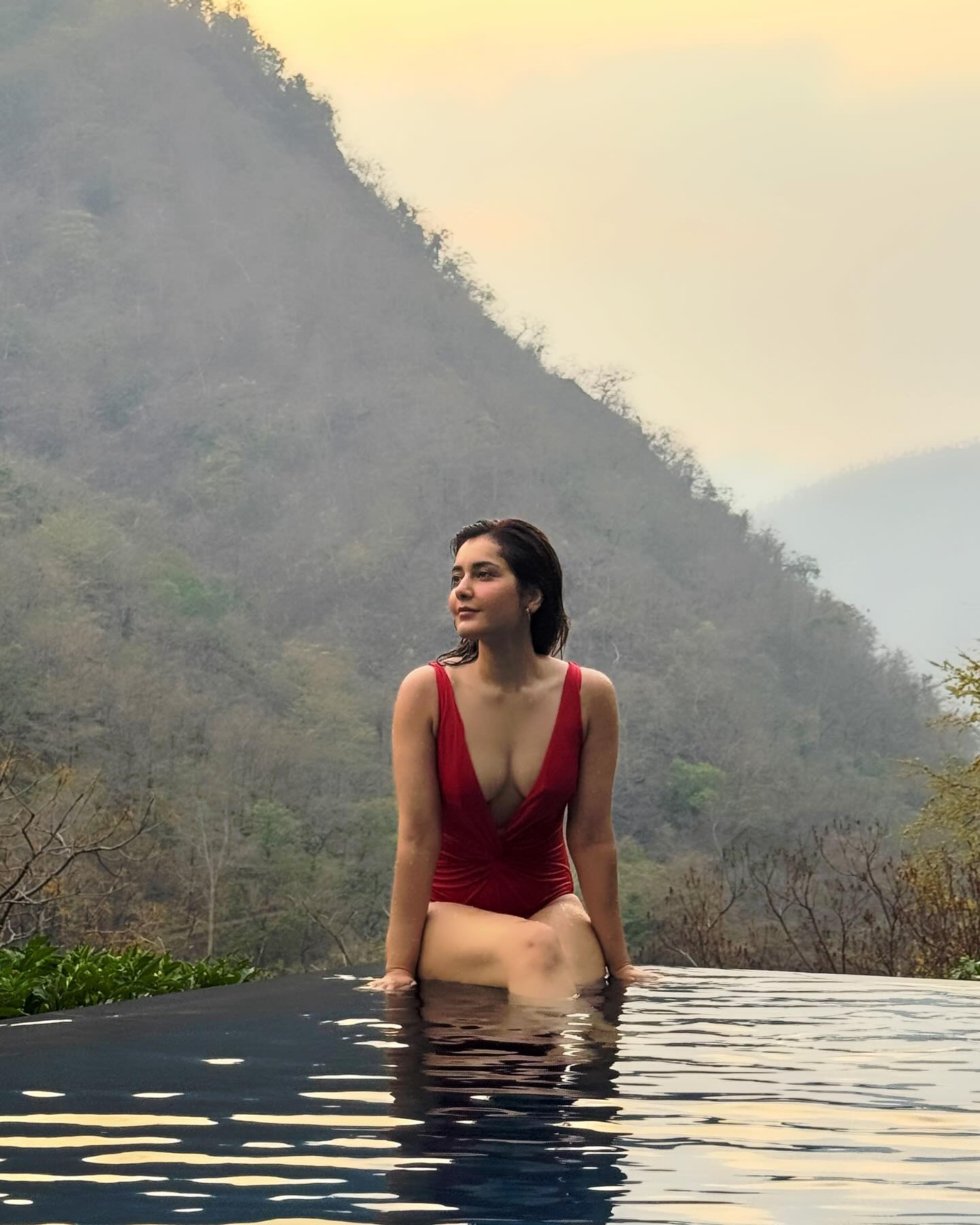 4. Raashi Khanna Was Once Rumored to Be Bumrah’s Girlfriend