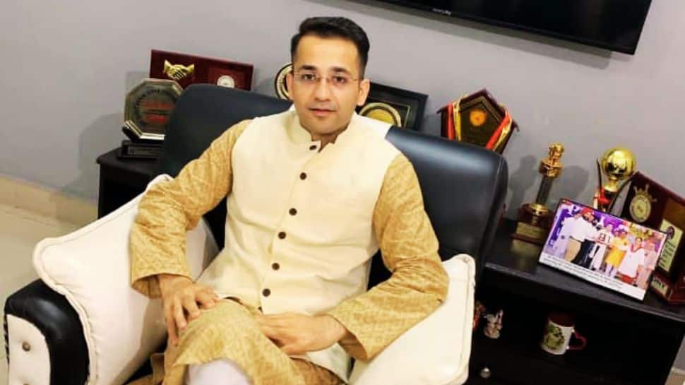 Becoming An IAS