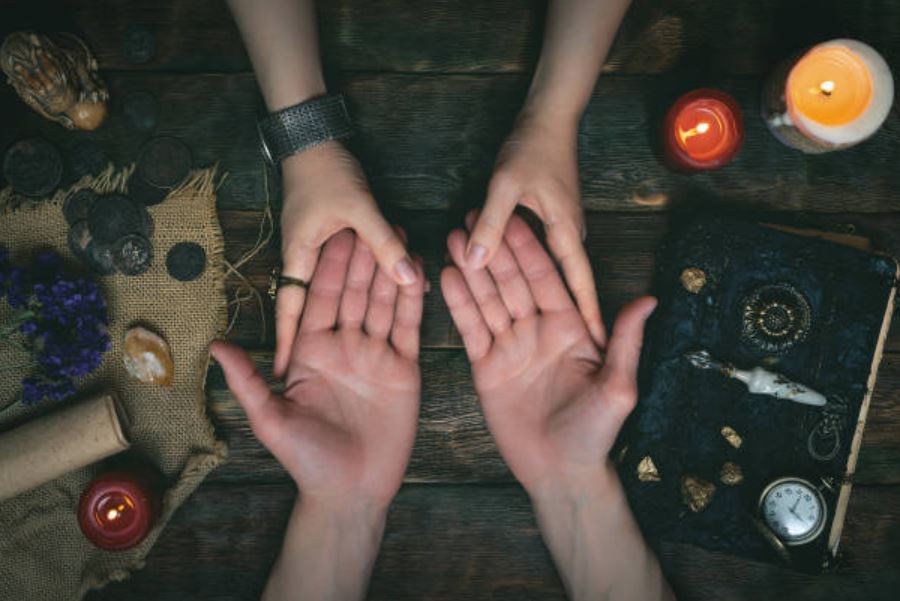 marriage lines on hand meaning, palmistry love prediction, how to read marriage lines