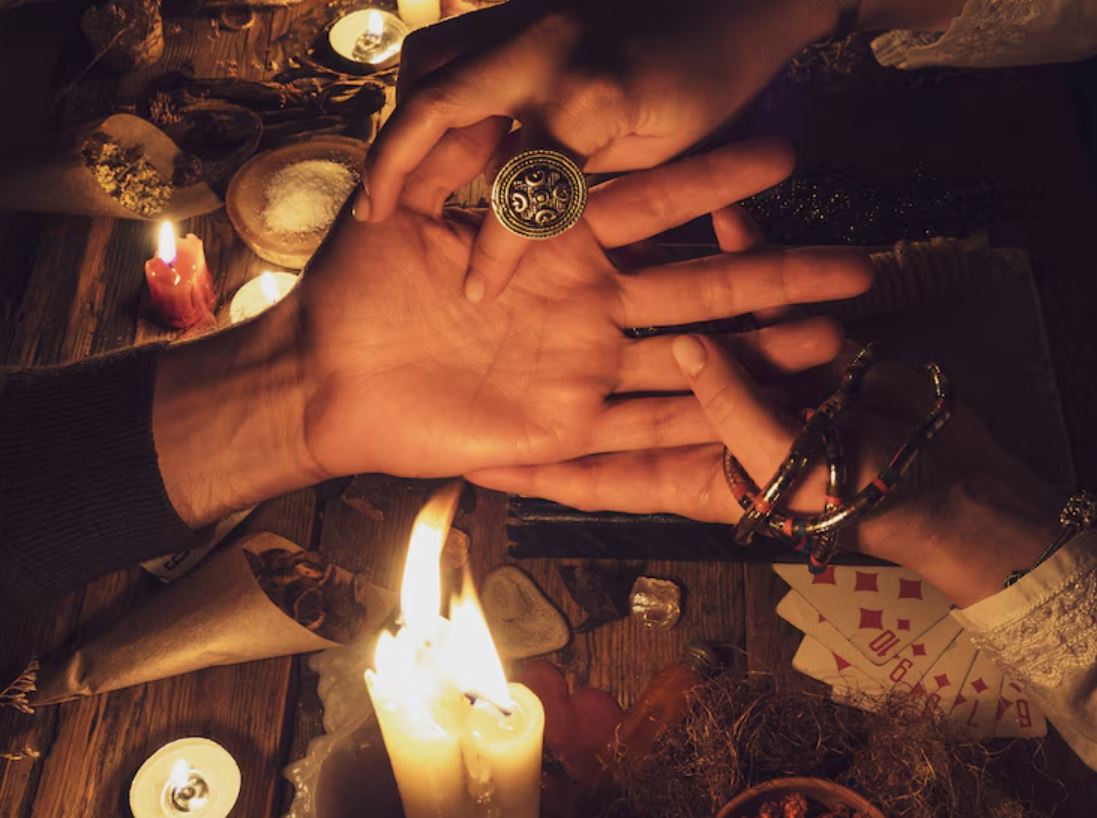 marriage lines on hand meaning, palmistry love prediction, how to read marriage lines