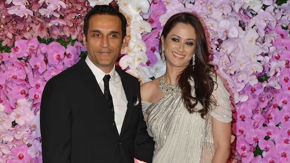 Who is Vikas Oberoi?