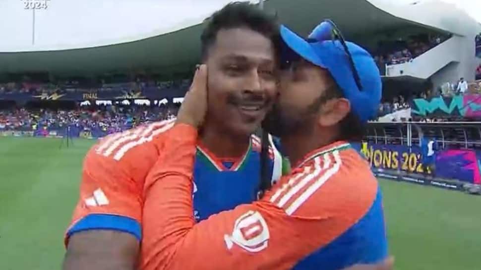 हार्डिक मेरा आदमी है …: मेरी गाथा के बीच में, रोहित शर्मा विश्व कप टी 20 की जीत के बाद पांड्या को चूमने के लिए खुलता है