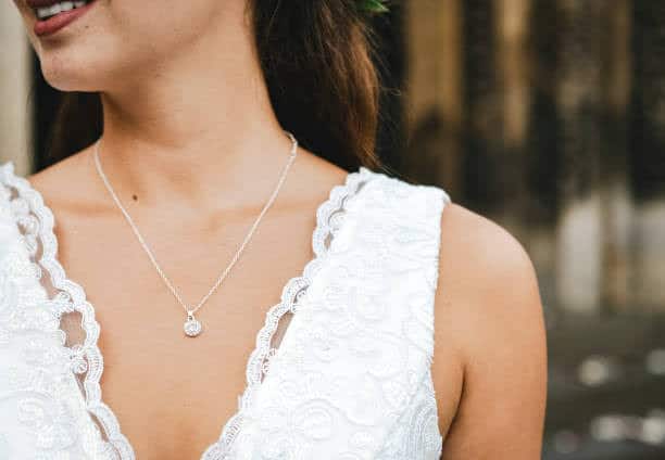 Elegant Women's Pendants: Styles, Features, and Buying Guide