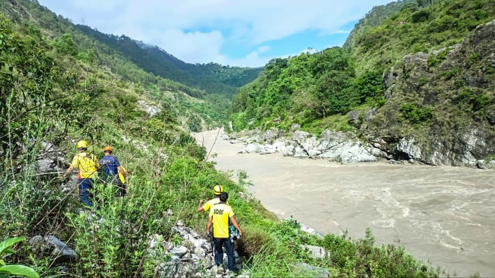 Rudraprayag Tragedy: Six Rajasthan Pilgrims Missing After Vehicle Plunges Into Alaknanda River