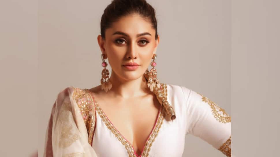 Shefali Jariwala Laid To Rest At Oshiwara Crematorium; Investigation Underway In Sudden Demise