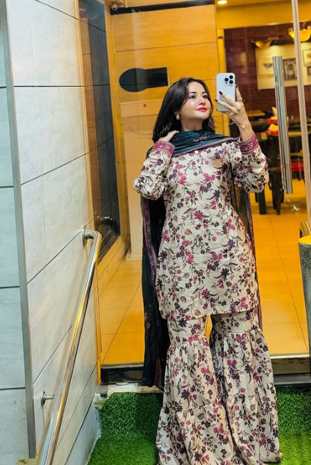 Bushra Looks Fab!