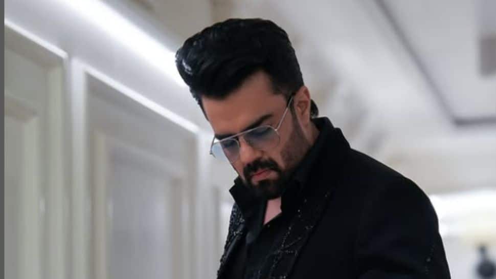 Maniesh Paul To Be A Villain In Karan Johar’s Upcoming?, Actor’s New Look Sparks Buzz