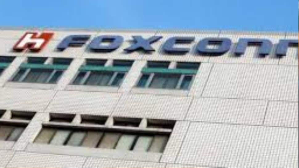 Chinese Foul play Murmured? Foxconn recalls 300 Engineers from India