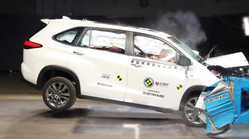 Toyota Innova Hycross