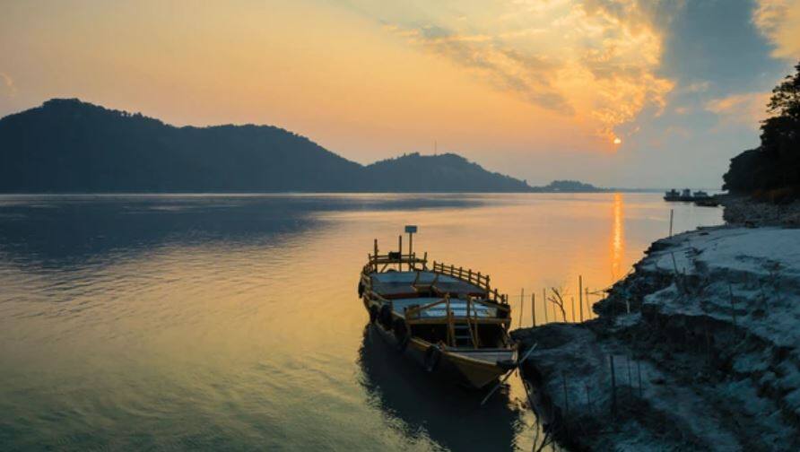 romantic monsoon trips India, budget monsoon travel spots, waterfalls India monsoon, hill stations i